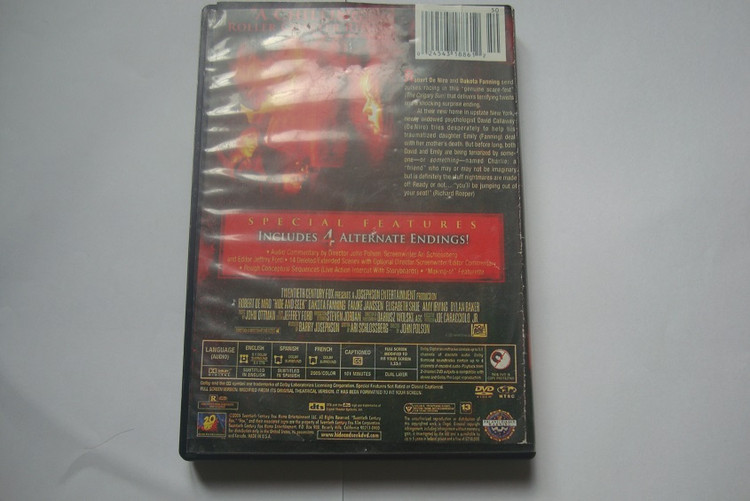 فیلم سینمائی دی وی دی ترسناک و ماورائی قایم باشک بازی با نام انگلیسی Hide and Seek رابرت دنیرو امتیاز 6 از 10