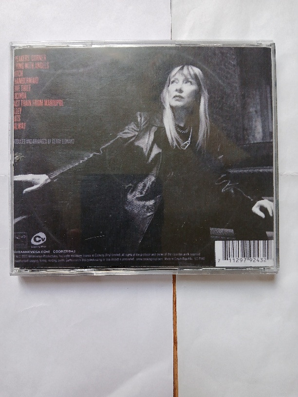 آلبوم موسیقی فولک راک Suzanne Vega 2025