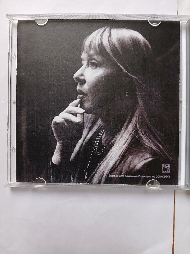 آلبوم موسیقی فولک راک Suzanne Vega 2025