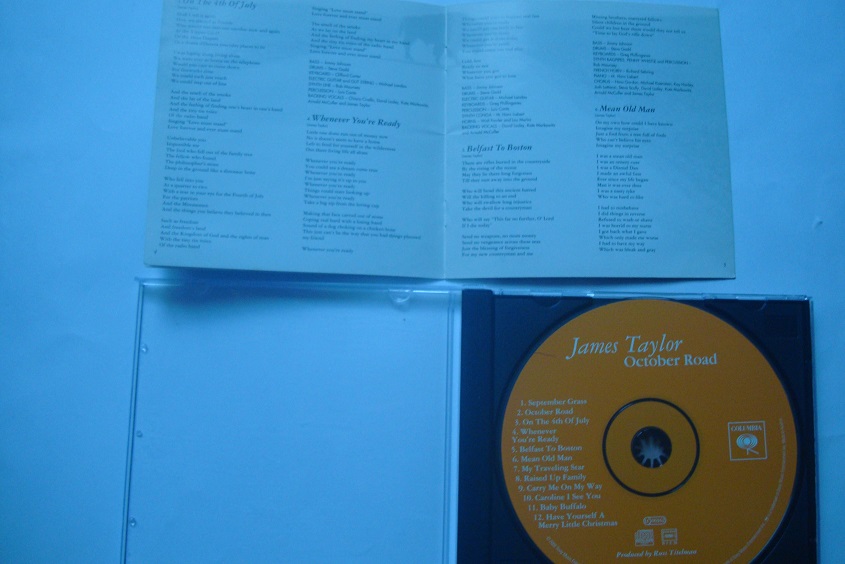 آلبوم موسیقی اورجینال کانتری/فولک James Taylor 2002 با دفترچه کامل اشعار کاندید دریافت جایزه Grammy بهترین اجرای خواننده پاپ مرد و دارنده نشان پلاتینی با فروش 154000 نسخه فقط در هفته اول انتشار و کسب رتبه چهارم بیلبورد 200 بهترین آلبوم سانداسکن