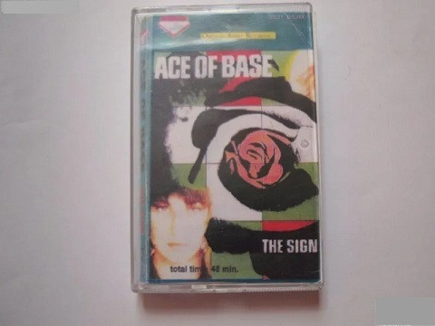 نوار شاد خاطره انگیز یورو دنس Ace Of Base 1994 آلبوم با فروش سرسام آور جهانی 21 میلیون رکورد جز 100 آلبوم برتر تاریخ موسیقی معاصر توسط صنعت ضبط حرفه ای آمریکا RIAA با درآمد 42 میلیون دلاری برای کمپانی آریستا ناشر این محصول برنده جایزه گرمی سال 1995 میلادی بعنوان بهترین آلبوم پاپ سال بمدت 26 هفته در رده سوم جدول موسیقی بیلبورد آمریکا و در انتهای سال 1995 بعنوان تنها هنرمندان سوئدی جهان موسیقی که در لیست پرفروشهای موسیقی آمریکا قرار داشتند