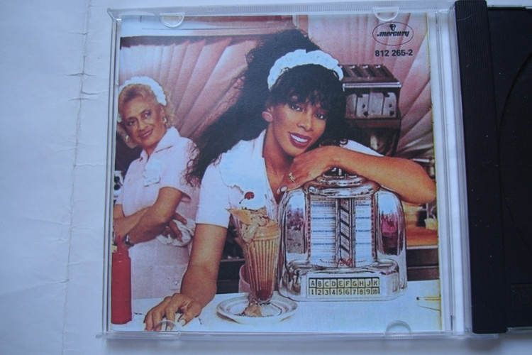 آلبوم موسیقی شاد دیسکو خاطره انگیز Donna Summer 1983 آلبوم پرفروش